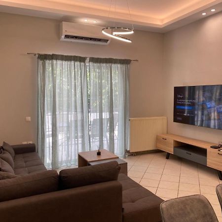 Comfortable Apartment Near To Metro Атина Екстериор снимка