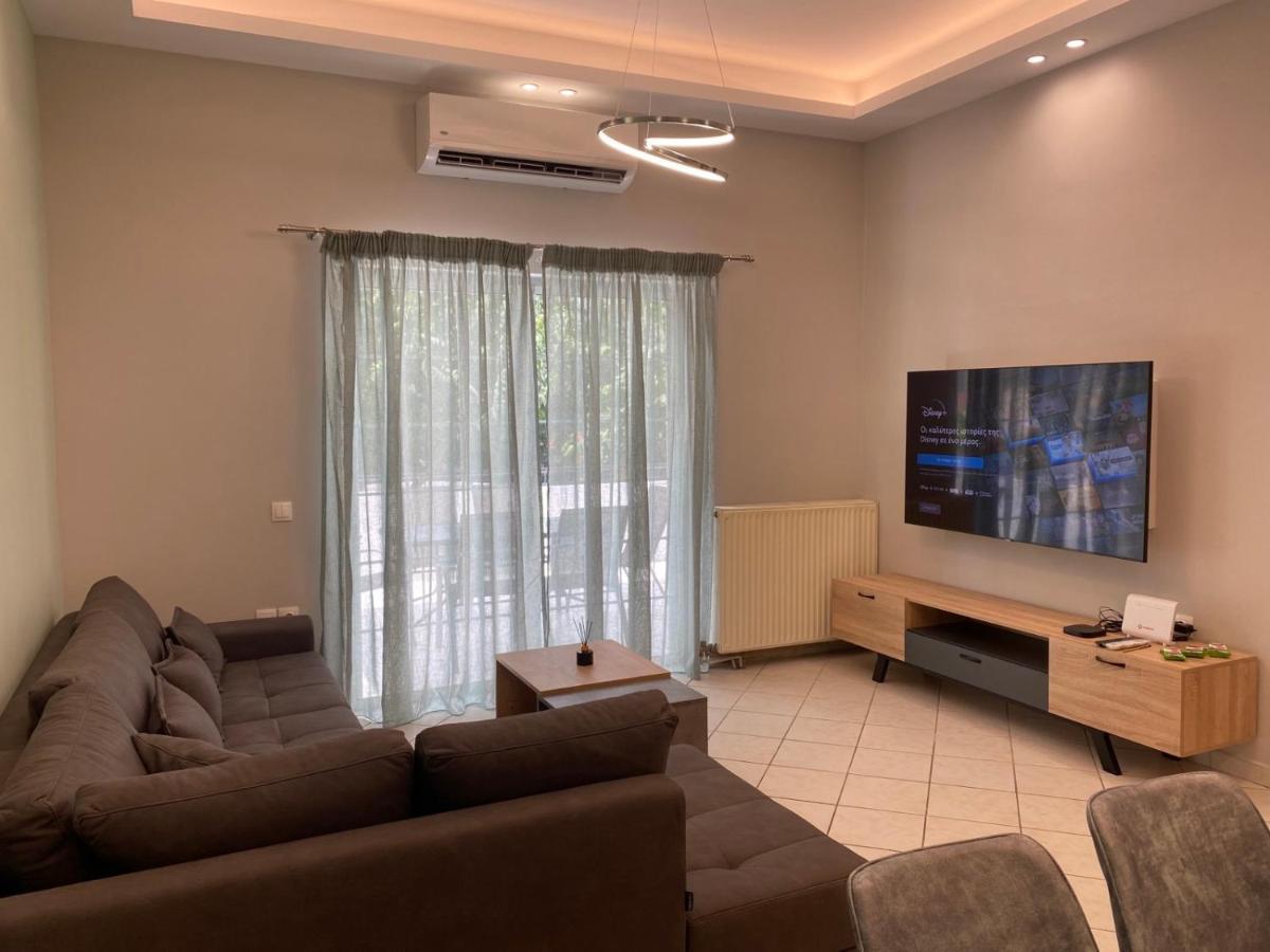 Comfortable Apartment Near To Metro Атина Екстериор снимка