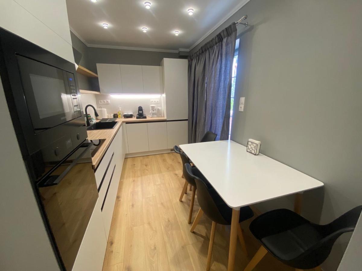 Comfortable Apartment Near To Metro Атина Екстериор снимка